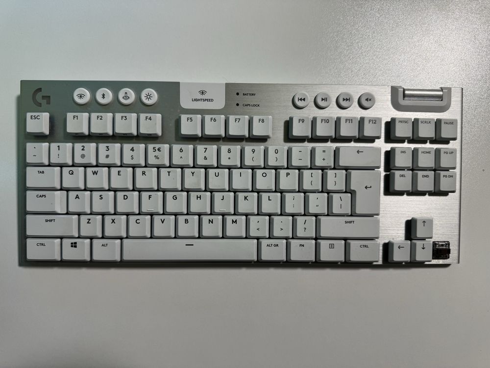 Logitech g915 TKL white