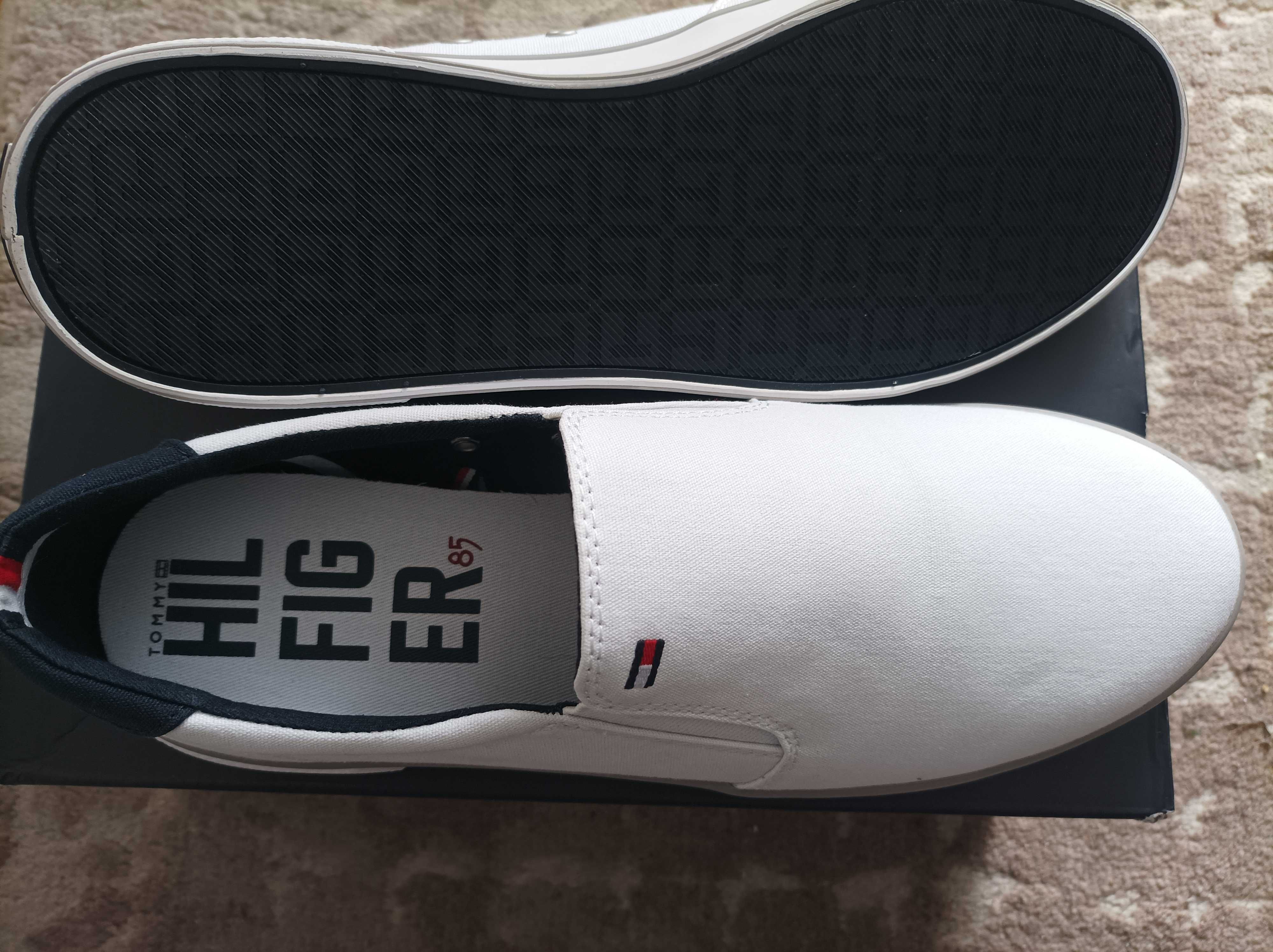 Tommy Hilfinger N42 нови спортни обувки