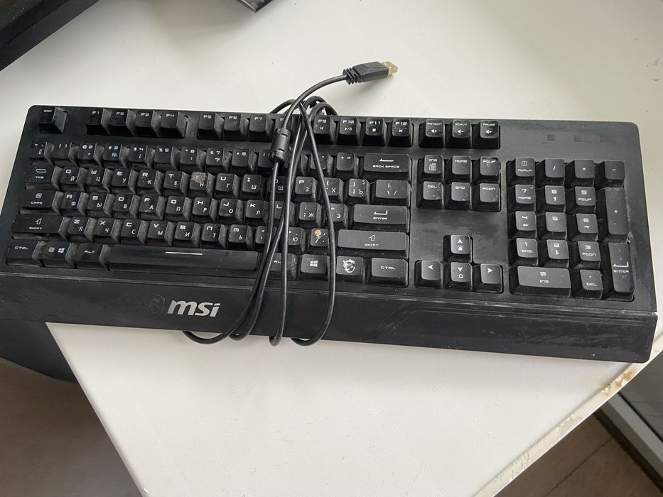 Мониторы,клавиатура