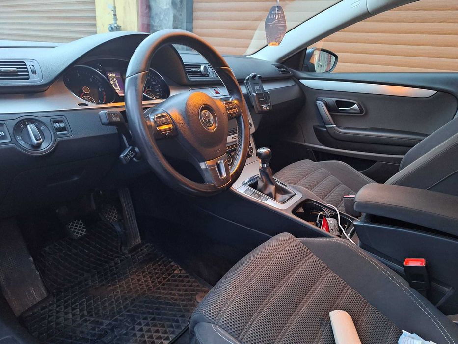 Volkswagen Passat CC 2009 / 2.0 TDI 170 HP