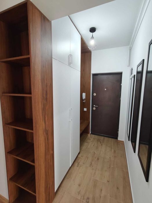 Apartament cu 3 camere, decomandat, metrou Berceni, parcare subterana