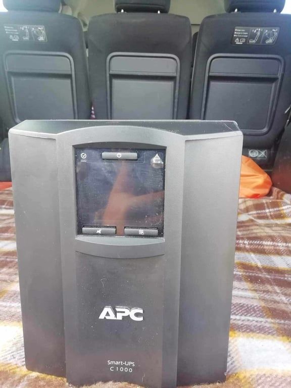 Vând UPC Apc Smart C1000