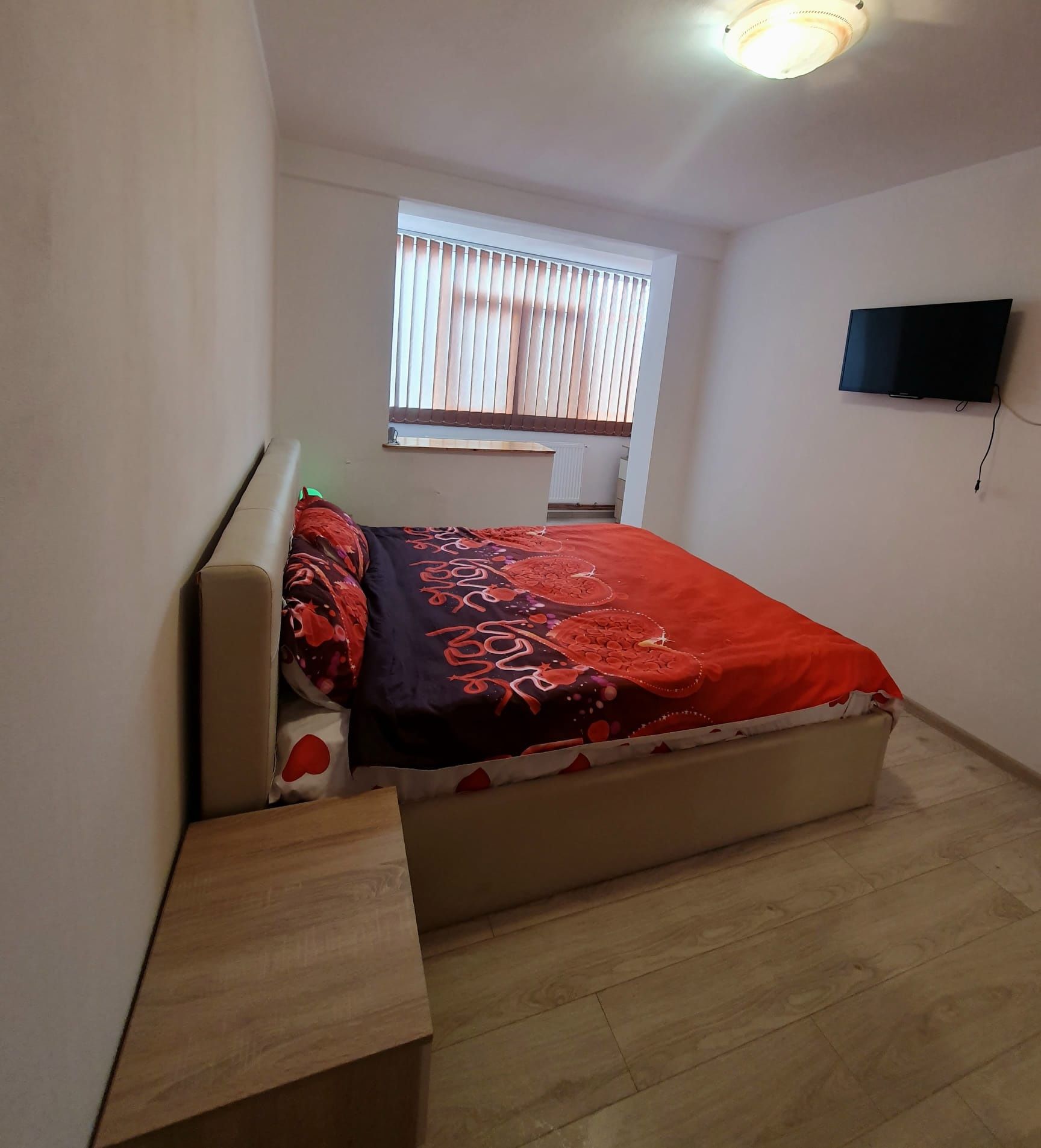 Închiriez Apartament 4 camere