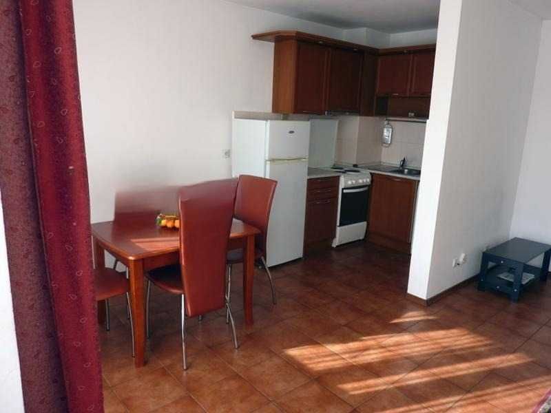 Дава се под наем Двустаен апартамент в София, Център - 75 кв.м за 525 € - Снимка #1