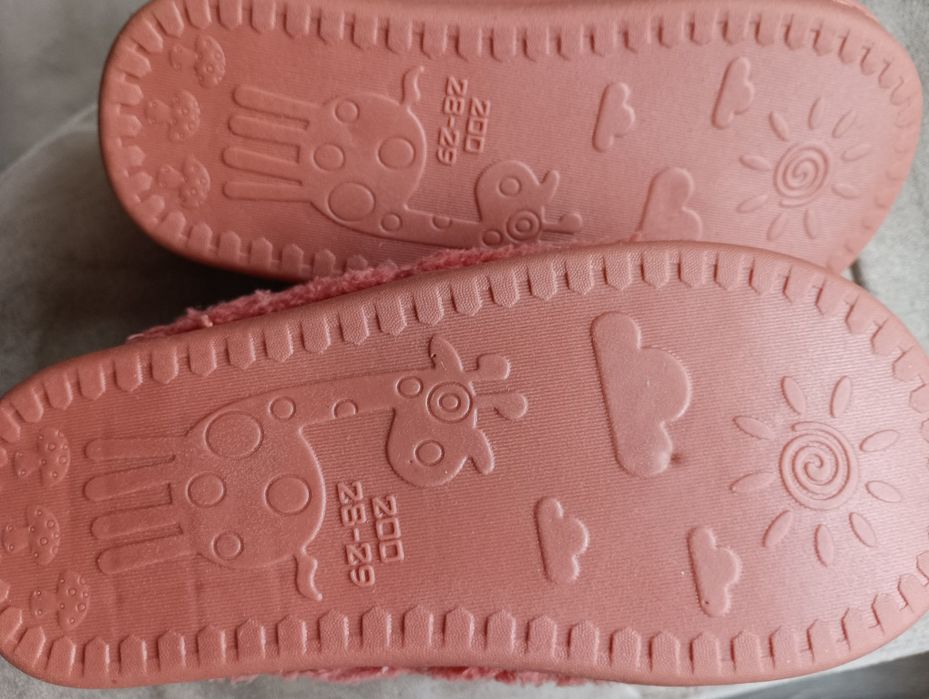 Детски пантофи - нови