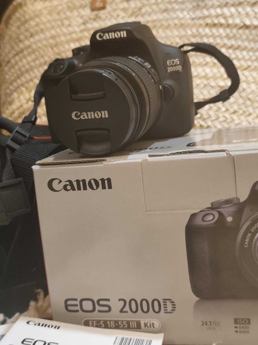 Продавам Canon 2000D на около 200 кадъра