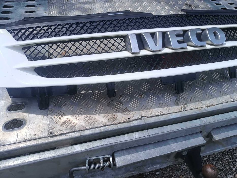 Оригинална бяла решетка/маска за Iveco Daily до 2012г.