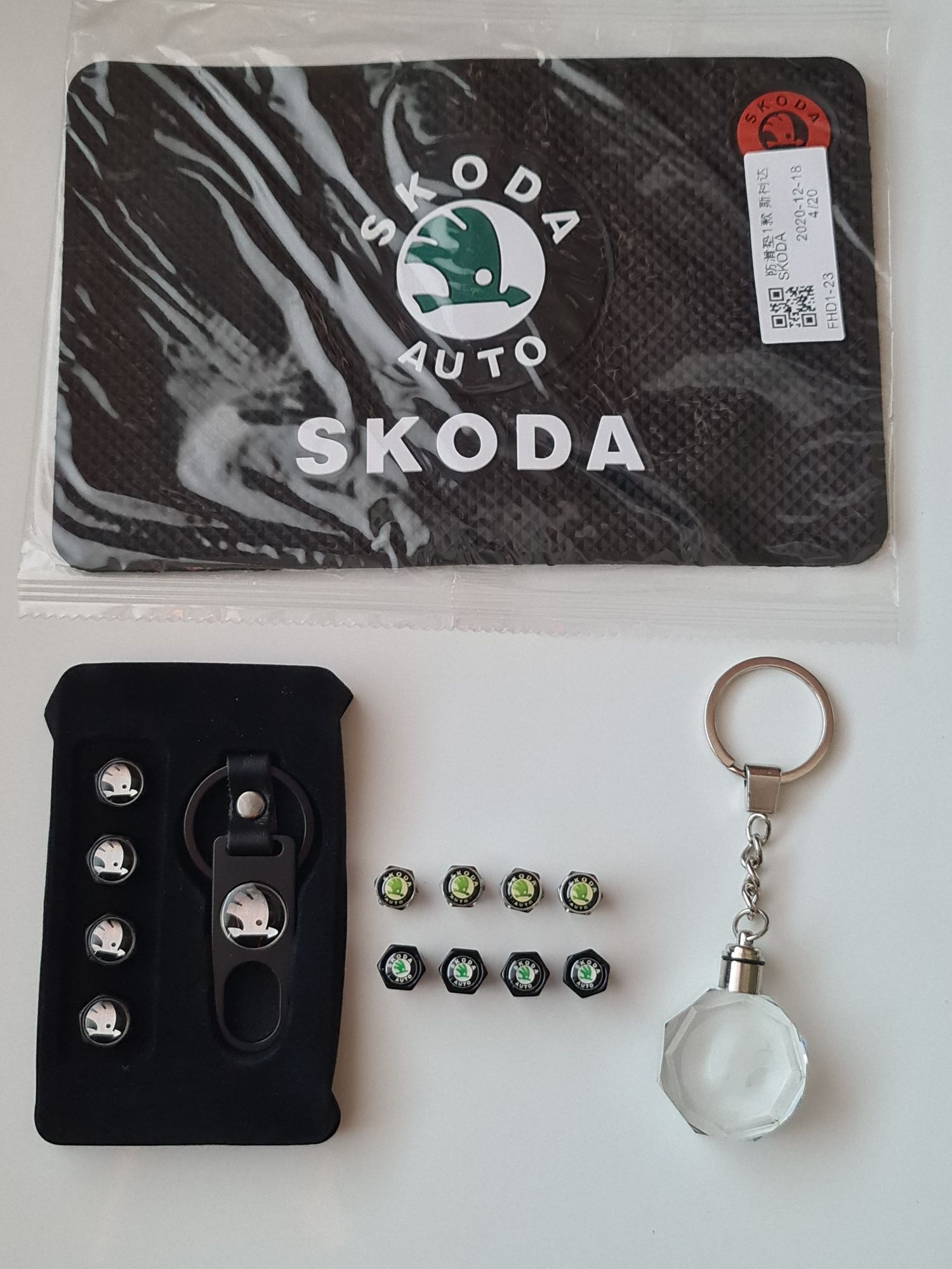 Accesorii-Auto-Sigla-Logo-Emblema-Skoda-Octavia