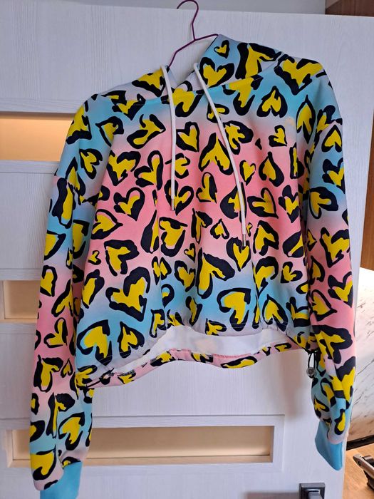 Суичър нов, без етикет