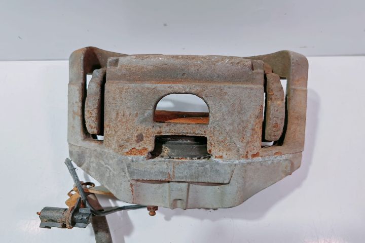 Etrier  dreapta 11810260012 Audi A6 4F/C6