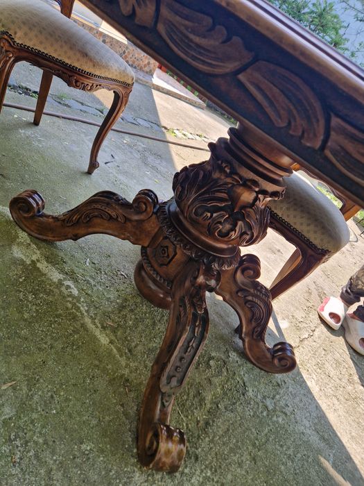 Vând masa stil baroc de sticla și orientală