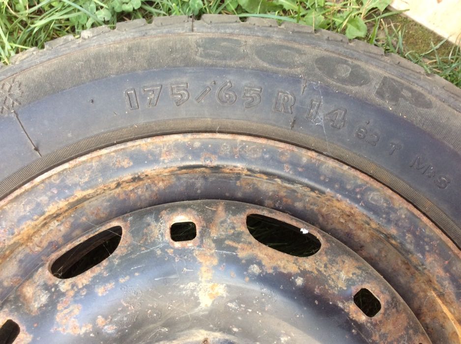 Roata de  175 60 85 completa iarna 90ron si antena parabolica 40