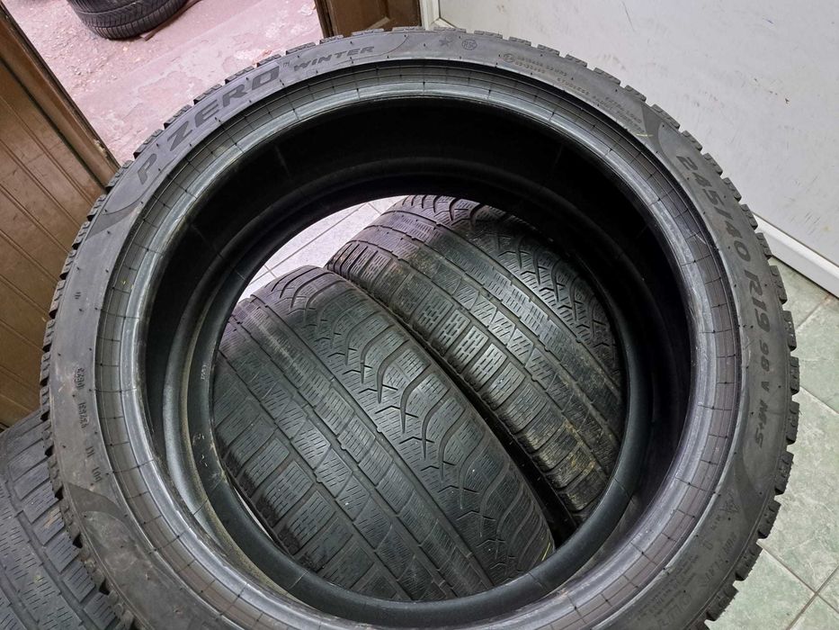 Set anvelope 275/35 R19 cu 245/40 R19 Pirelli