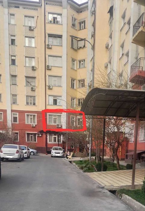 Sergeli 6A da 2 xonali (xonalari alohida qilingan) kvartira sotiladi