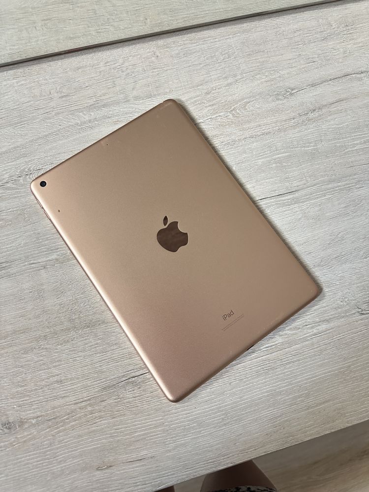 Продам Ipad 10/2  ( 2020 )