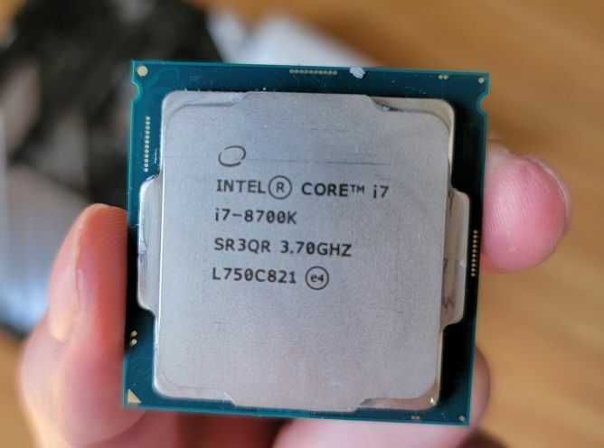 SCHIMB Procesor i7 8700K cu i9 9900K - Astept oferte