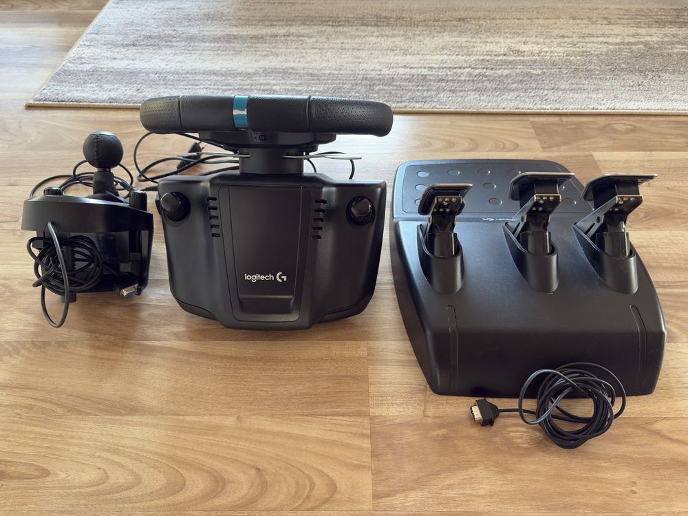 Волан с педали Logitech G29 + скоростен лост Logitech
