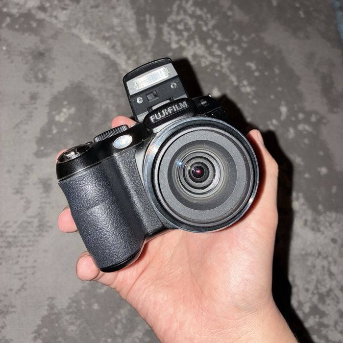 Фотоаппарат FujiFilm FinePix S1700