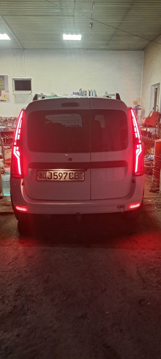 Лада Ларгус  рено