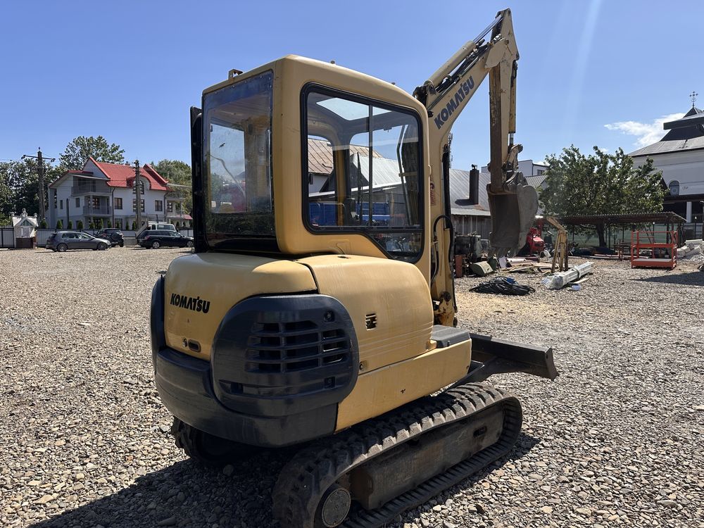 Miniexcavator Komatsu PC27R, 2800 ore, an 2001, 4 cupe