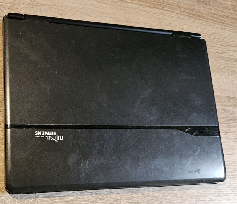 Fujitsu Siemens Amilo Pi2550
