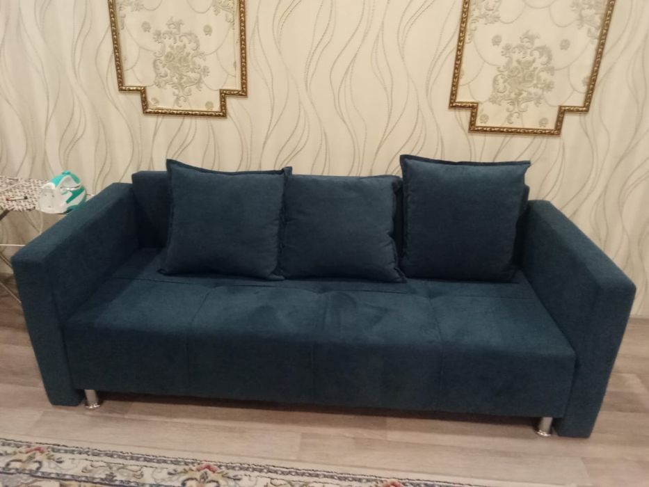 Продам диван не большой