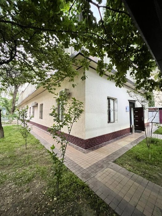 Продаю готовый офисная помещения под клиника в центре метро Айбек !