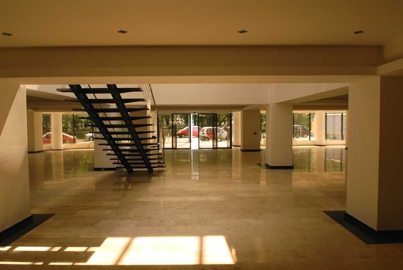 De vanzare cladire comerciala multifunctionala vad deosebit - Ploiesti