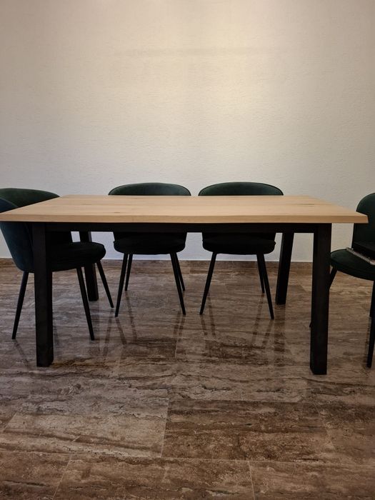 Masa dein lemn masiv