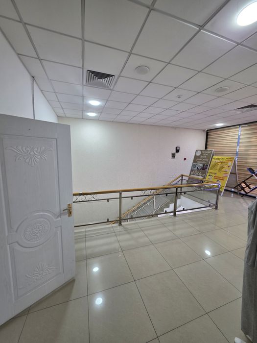 Сдам аренду офис и учебный центр и тр.  Ул. Амир темур 1А. Ю-абад Д2