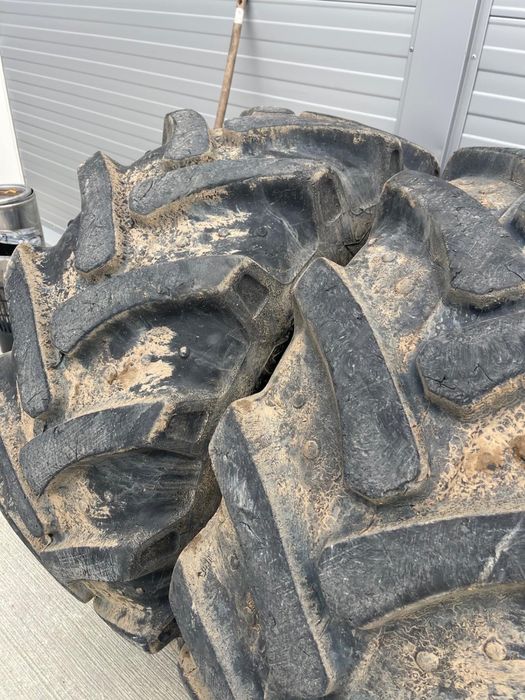 Vand cauciucuri buldo de fata !