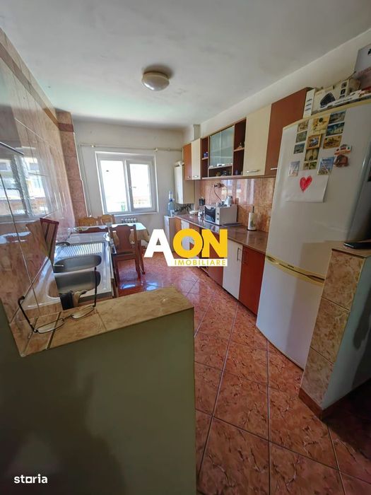 Apartament 3 Camere, Decomandat, Zona Cetate, Etaj 1