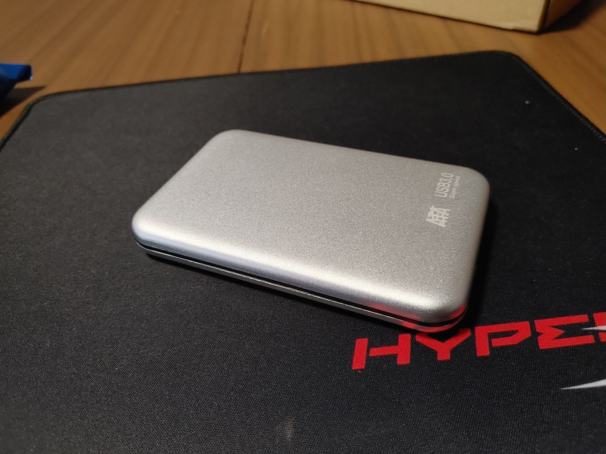 1 TB hard disc USB 3.0 yangi