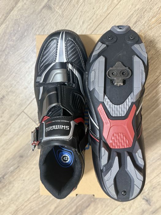 Обувки за колоездене - шпайкове Shimano XC50N