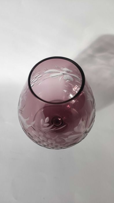 Голяма чаша за коняк от цветен кристал