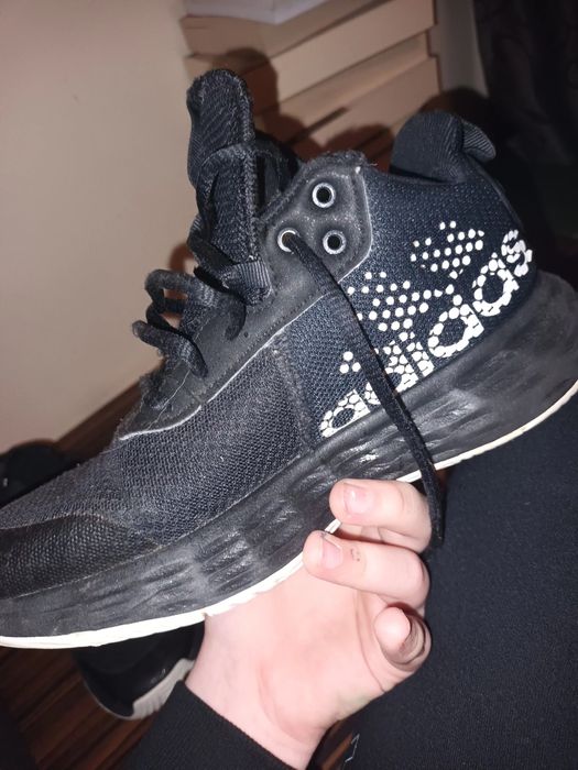 Vând adidas,i adidas negri și NIKE revolution  rosu