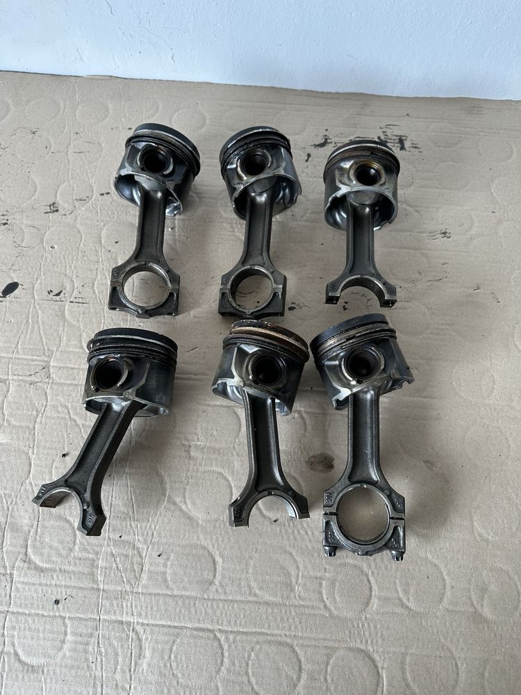 Piston pistoane BMW seria 5 E60 E61 218cp X5 E53 218cp  3.0 diesel