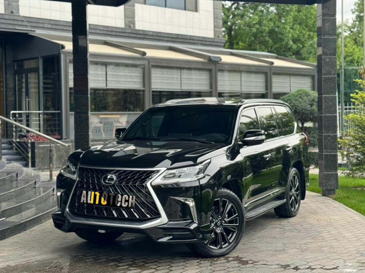 Lexus LX570
 yili: 2017