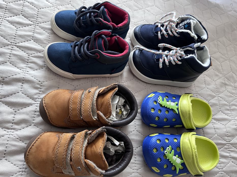 Обувки за момче номер 22