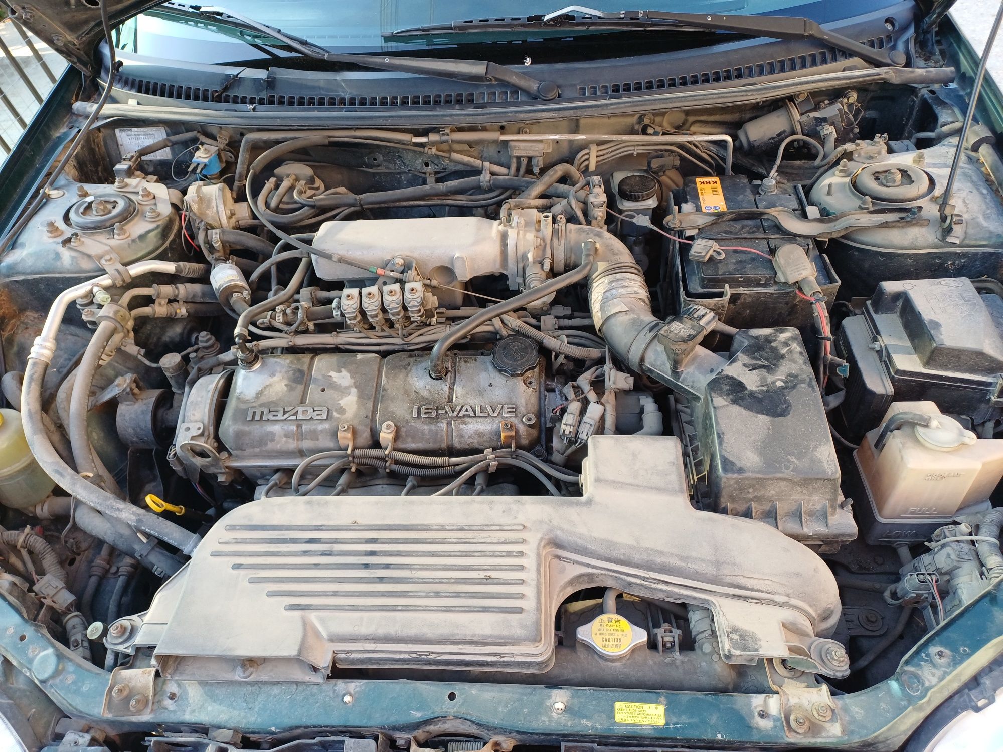 Продавам Mazda 323