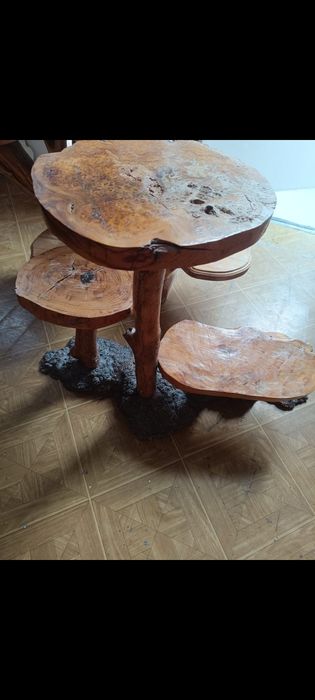 Продам диван и подставка для цветов