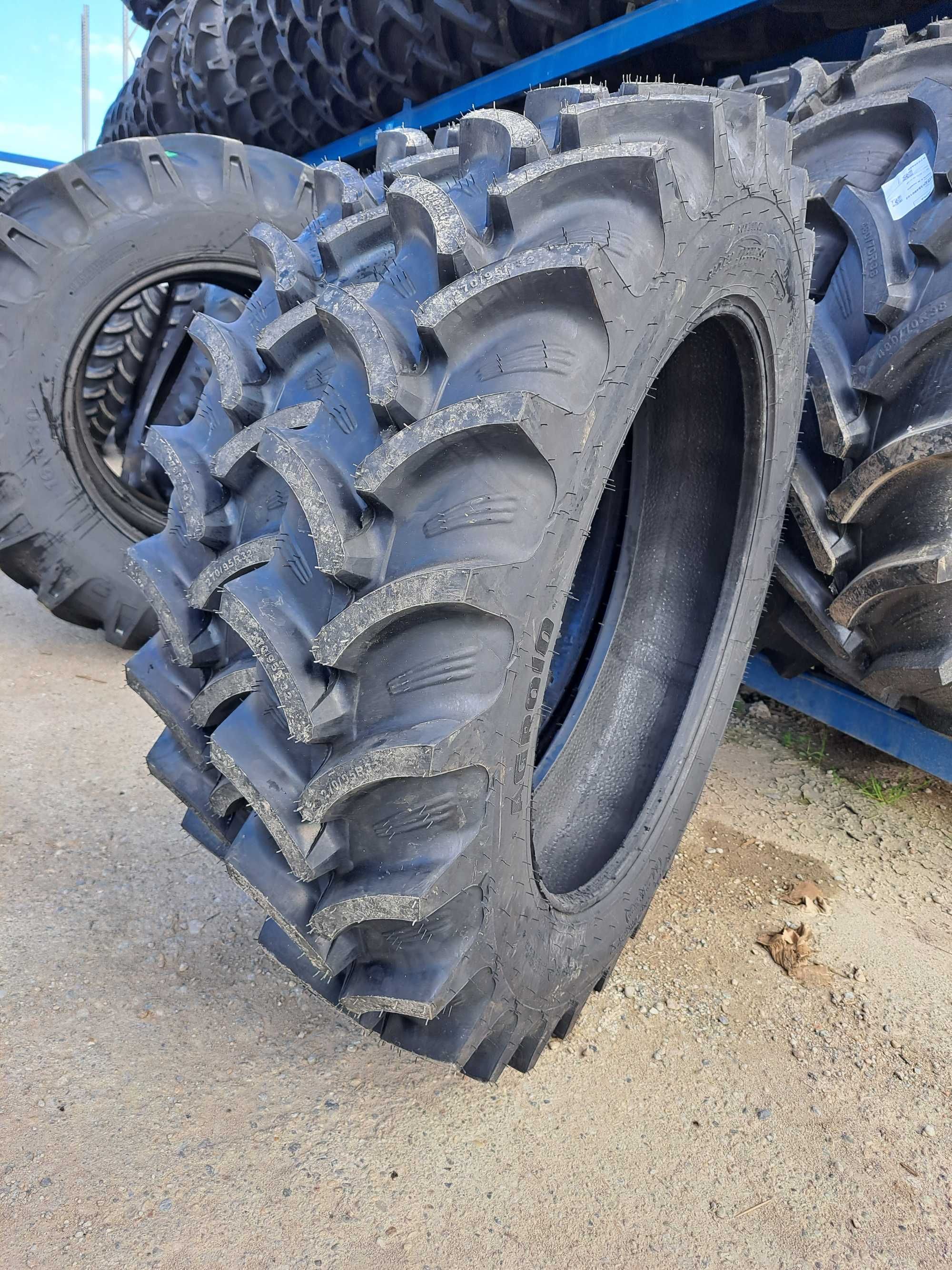 Anvelope radiale 270/95R32 marca OZKA cauciucuri noi 11.2R32