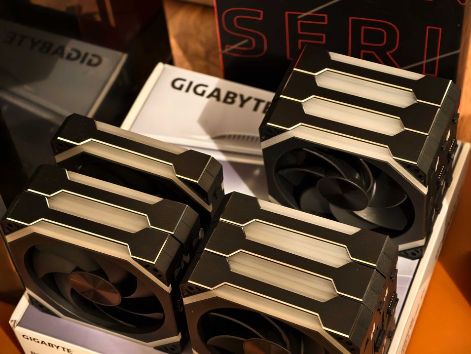 Компьютер для работы и игр 7800x3d RX 9070