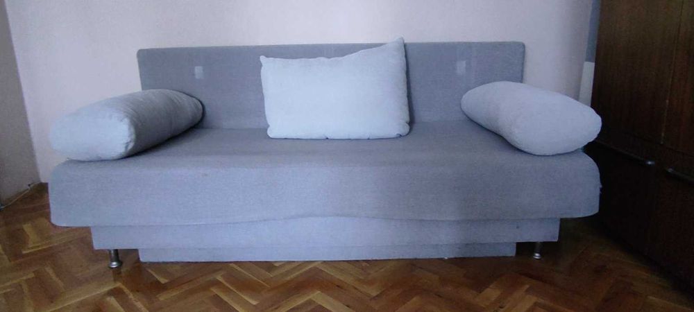 Разтегателен диван