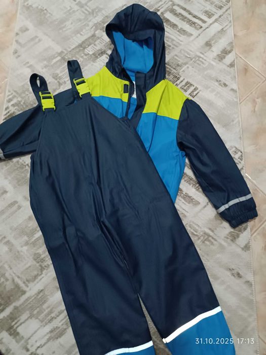 Детски гумиран екип