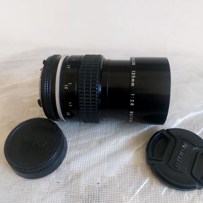 Обьектив  Никон 135 мм, f 2,8