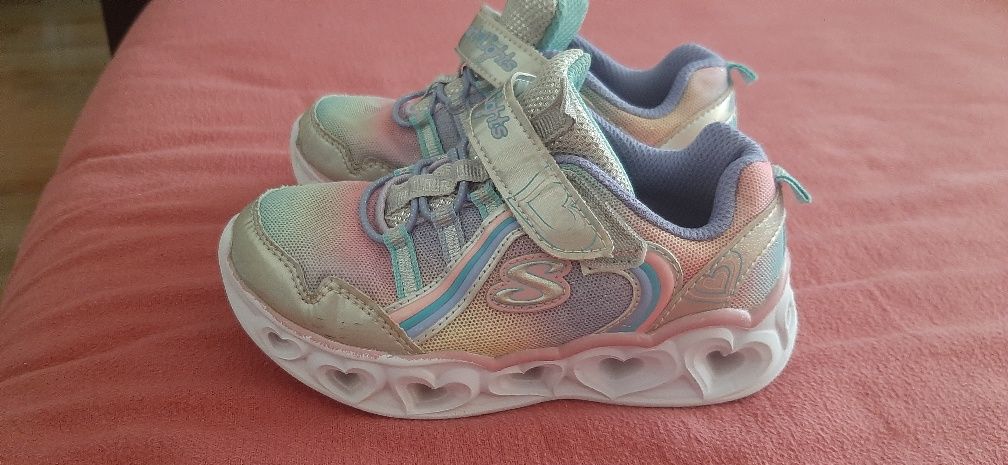 Vând adidasi Skechers fetite mărime 26