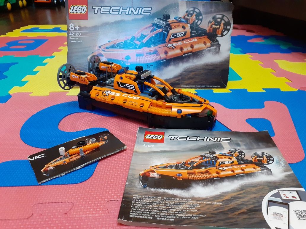 LEGO TEHNIC 2 in 1,  Aeroglisor de salvare, 42120, 457 piese, 8 ani+