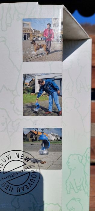 Dispozitiv pentru adunat excremente pentru caine