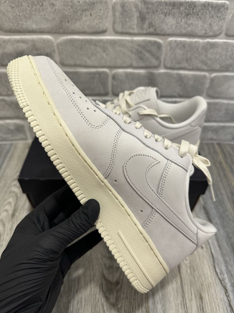 42.5 Nike Air Force 1 premium